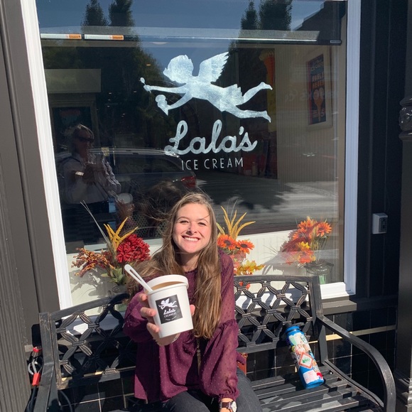 Meet your Posher, Madison - Picture 1 of 1